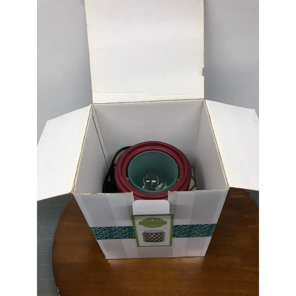 Scentsy Revere Wax Warmer Red Stars Glows Patriotic W/Box Discontinued
